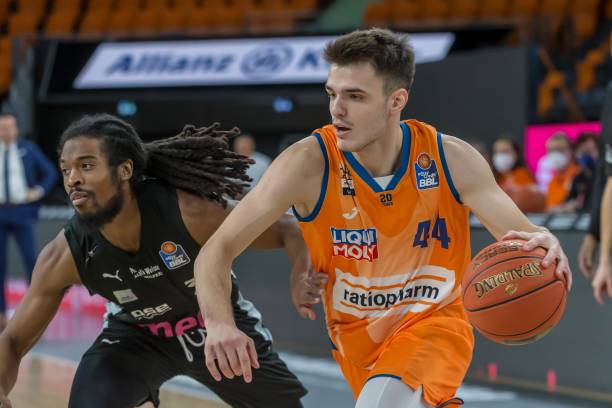 英超赛场上 英超赛场上