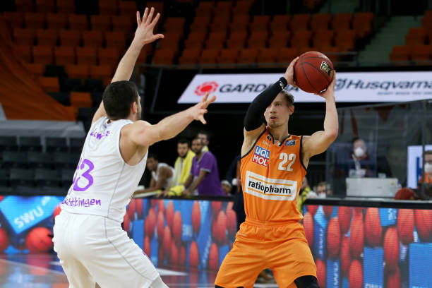 未来登上更 未来登上更